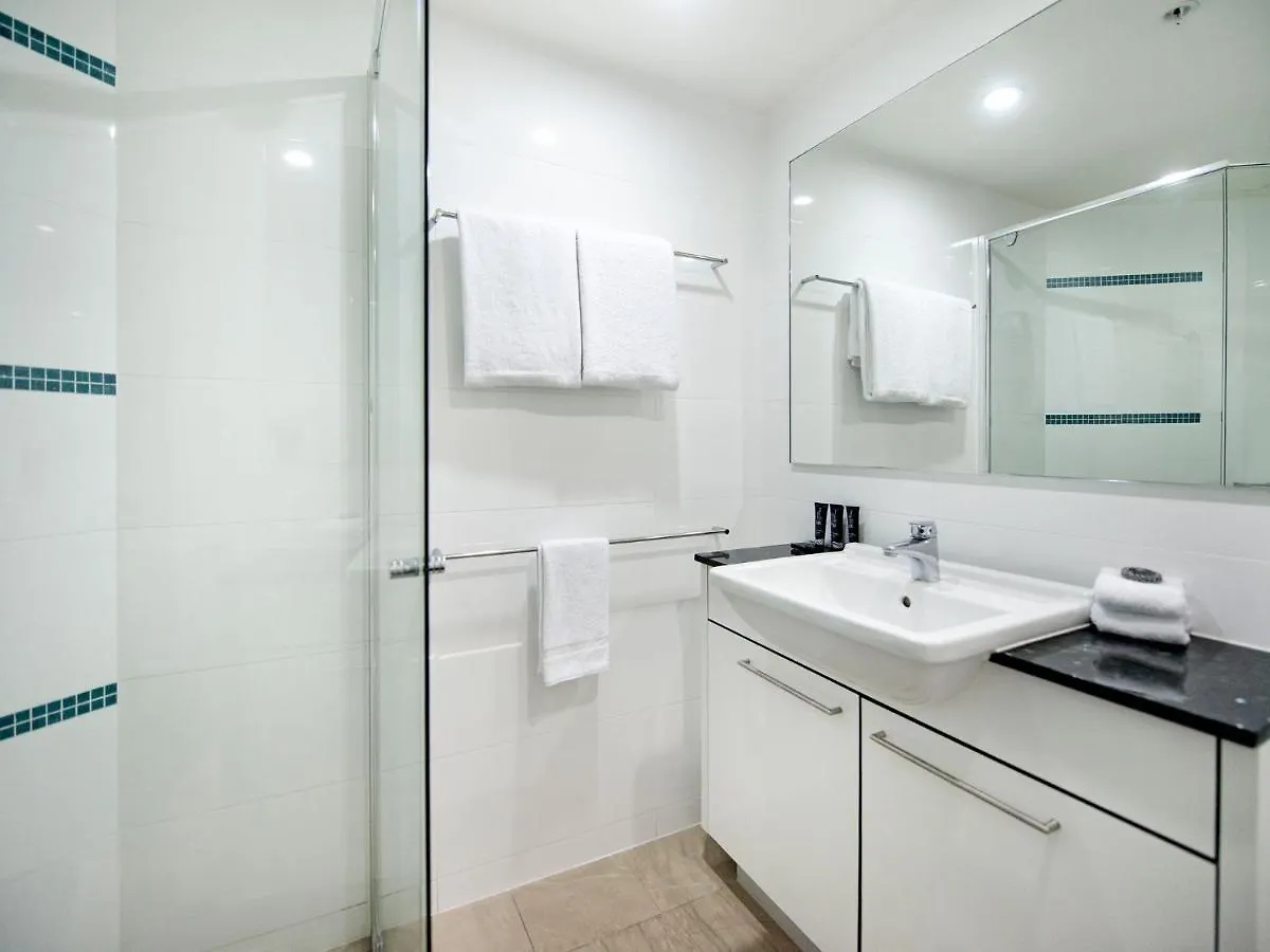 Stunning 2 Bed Apartment In Sierra Grand - Coasthm Gold Coast Australia