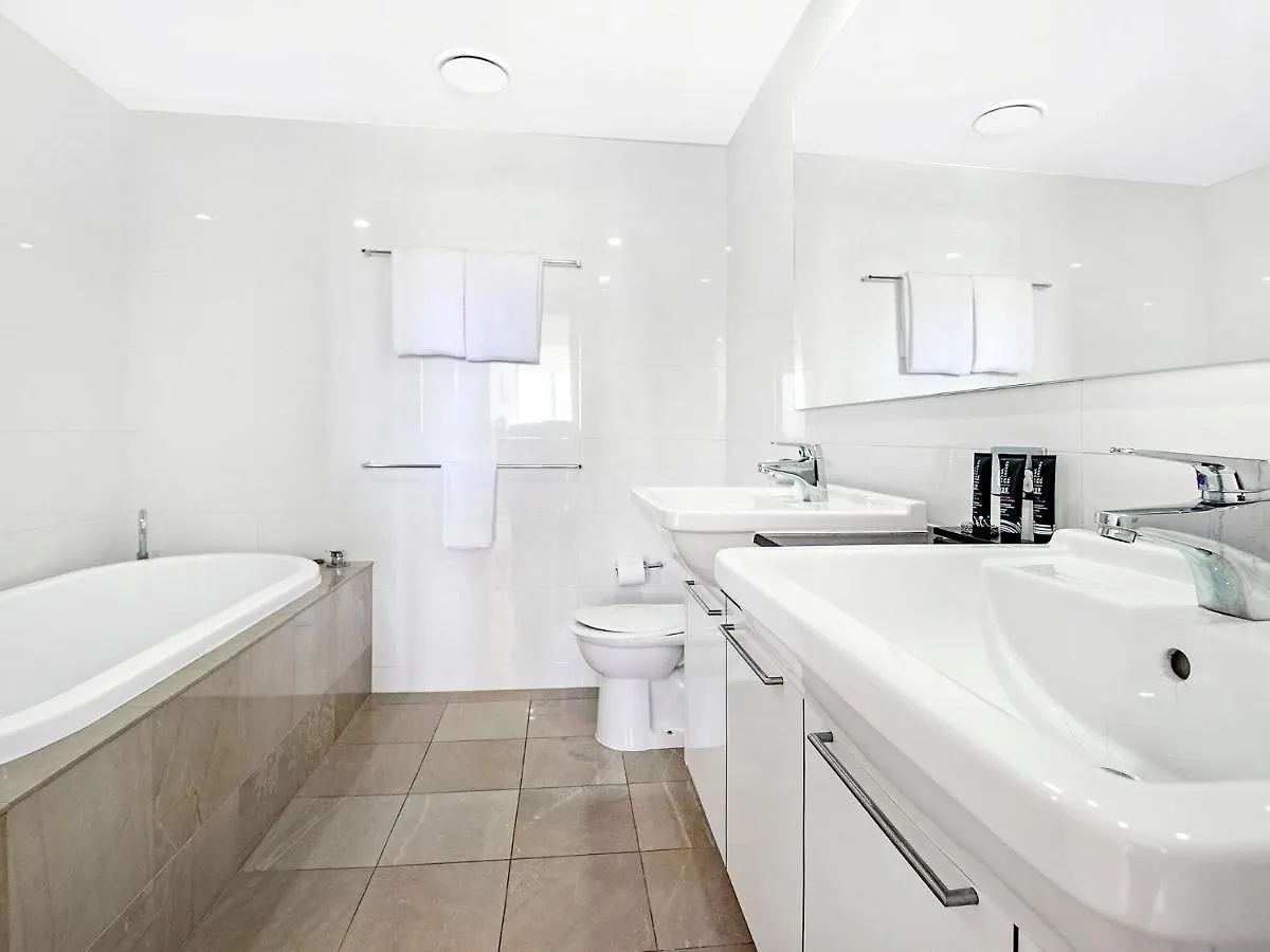 Stunning 2 Bed Apartment In Sierra Grand - Coasthm Gold Coast