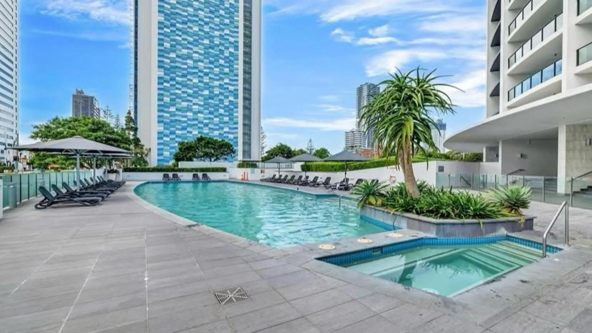 Stunning 2 Bed Apartment In Sierra Grand - Coasthm Gold Coast