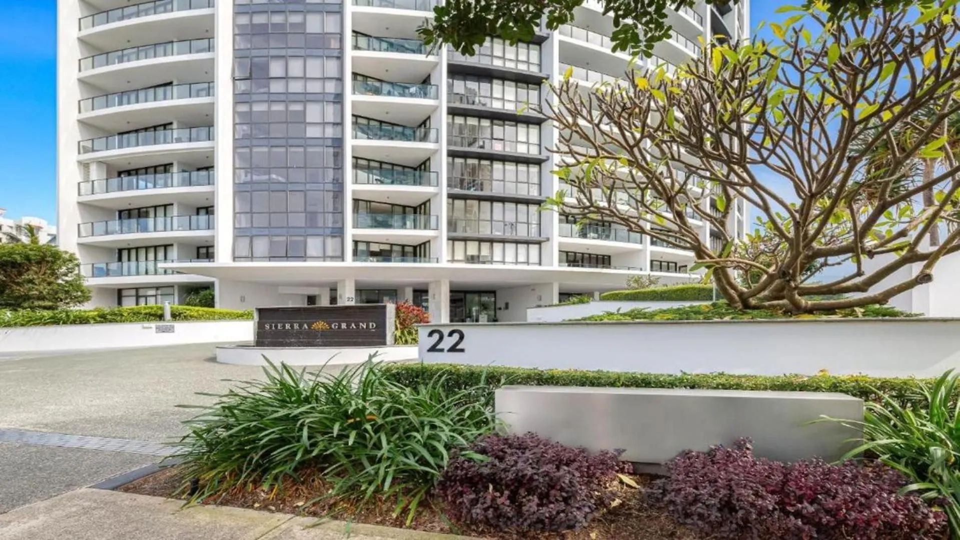 Stunning 2 Bed Apartment In Sierra Grand - Coasthm Gold Coast Australia